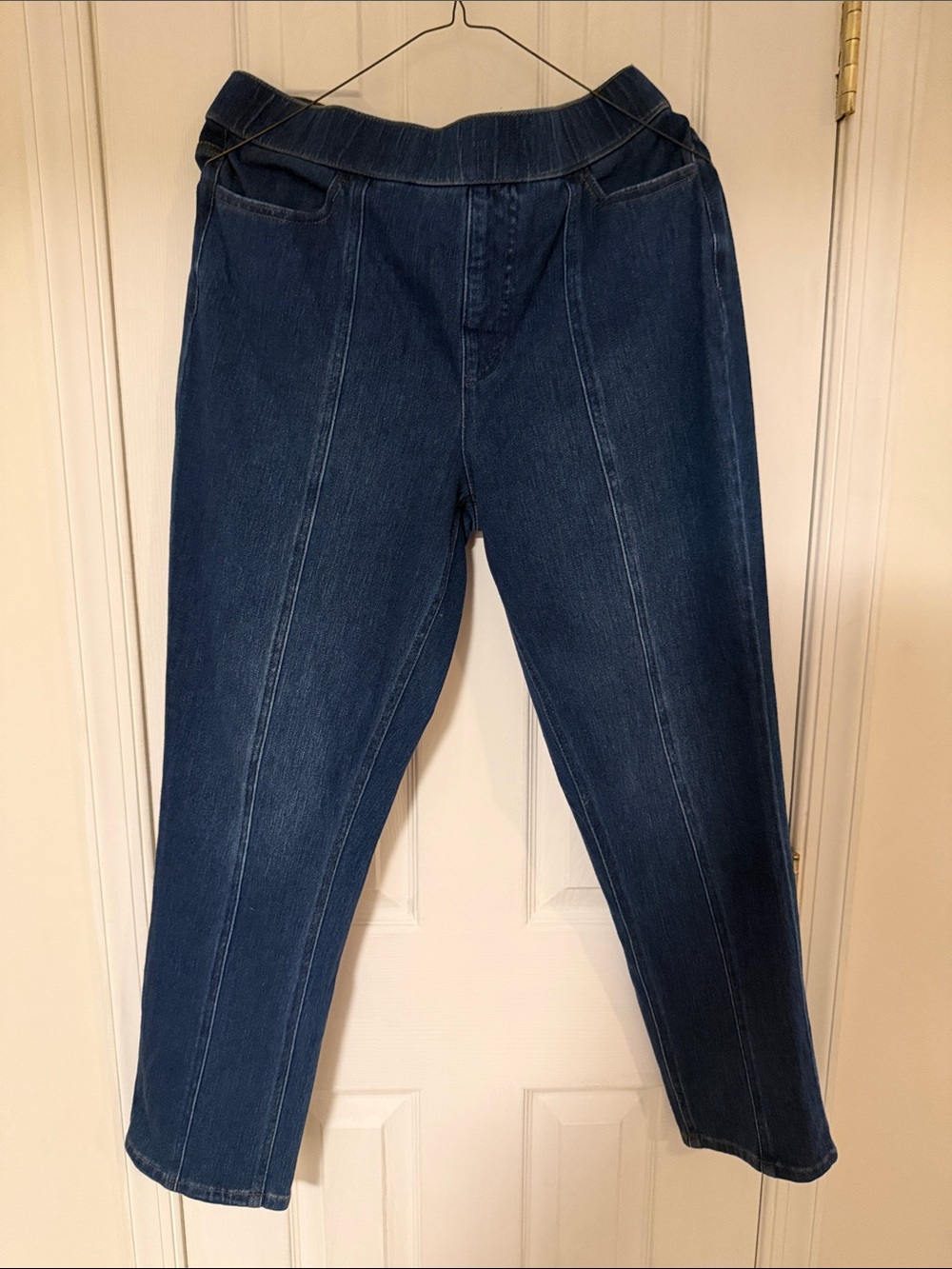 Isaac Mizrahi Regular Knit Denim Straight-Leg Ankle Jeans